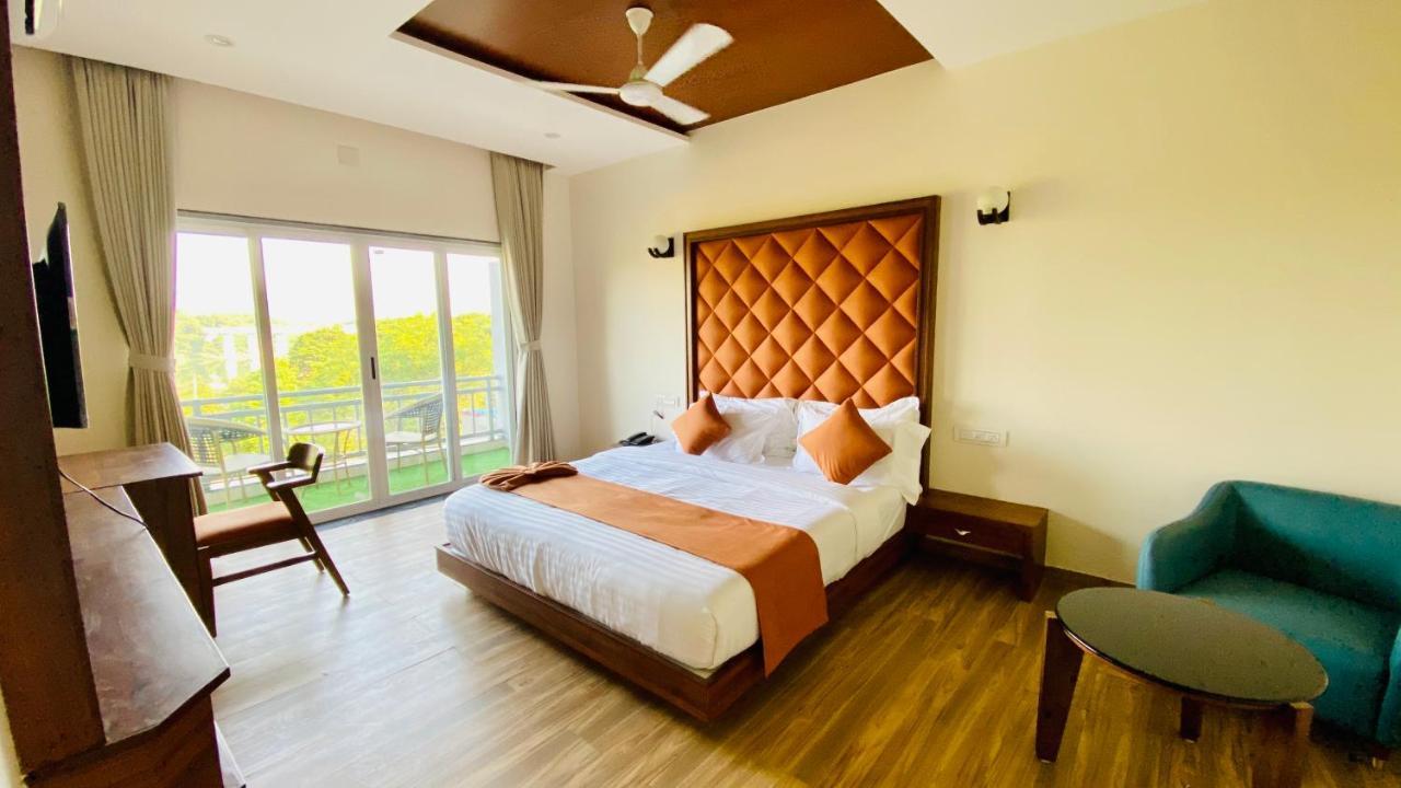 Krishna Riverside Resort Vasad Eksteriør billede
