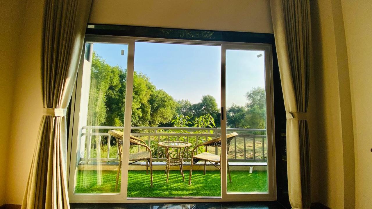 Krishna Riverside Resort Vasad Eksteriør billede