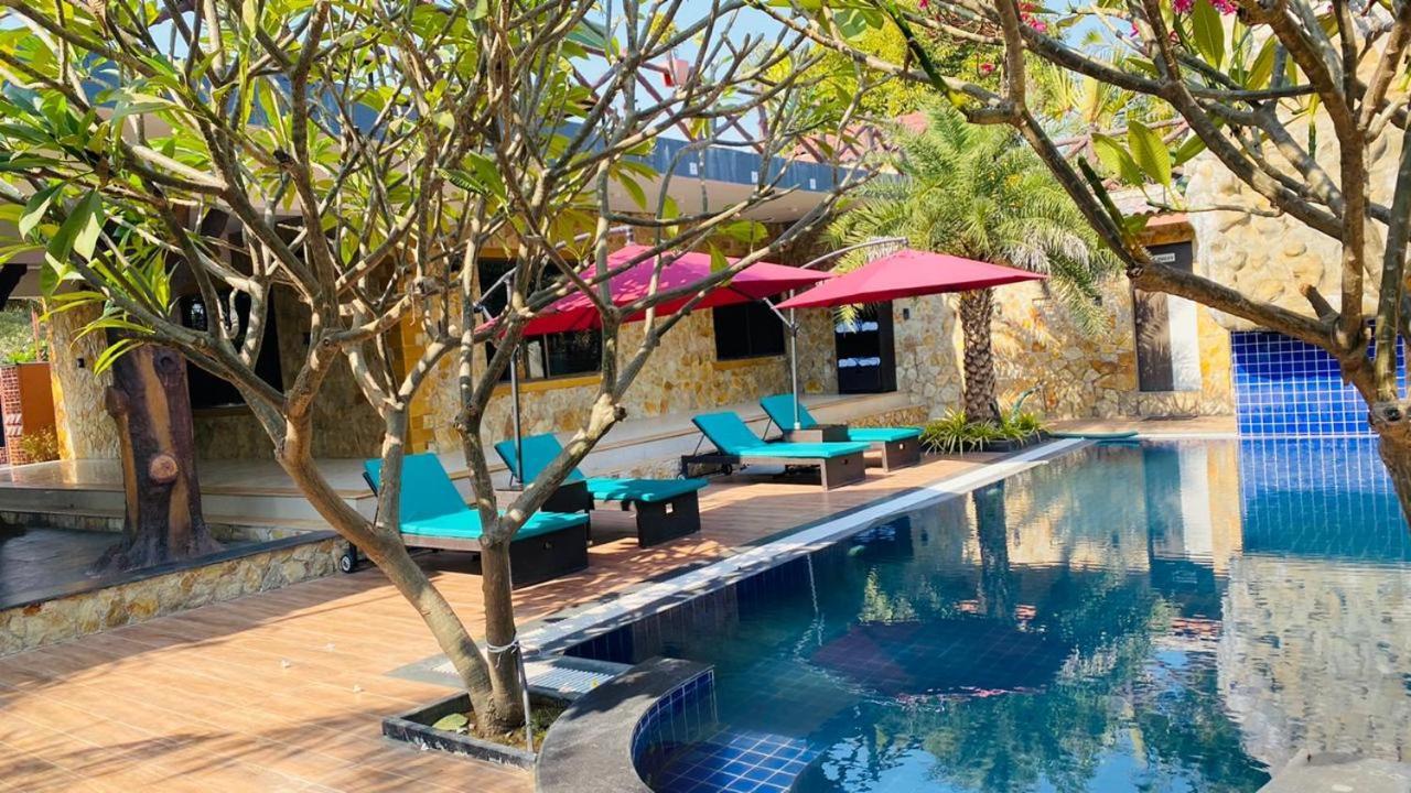 Krishna Riverside Resort Vasad Eksteriør billede