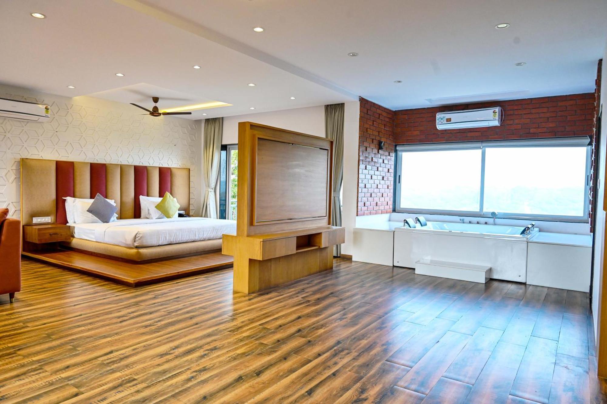 Krishna Riverside Resort Vasad Eksteriør billede