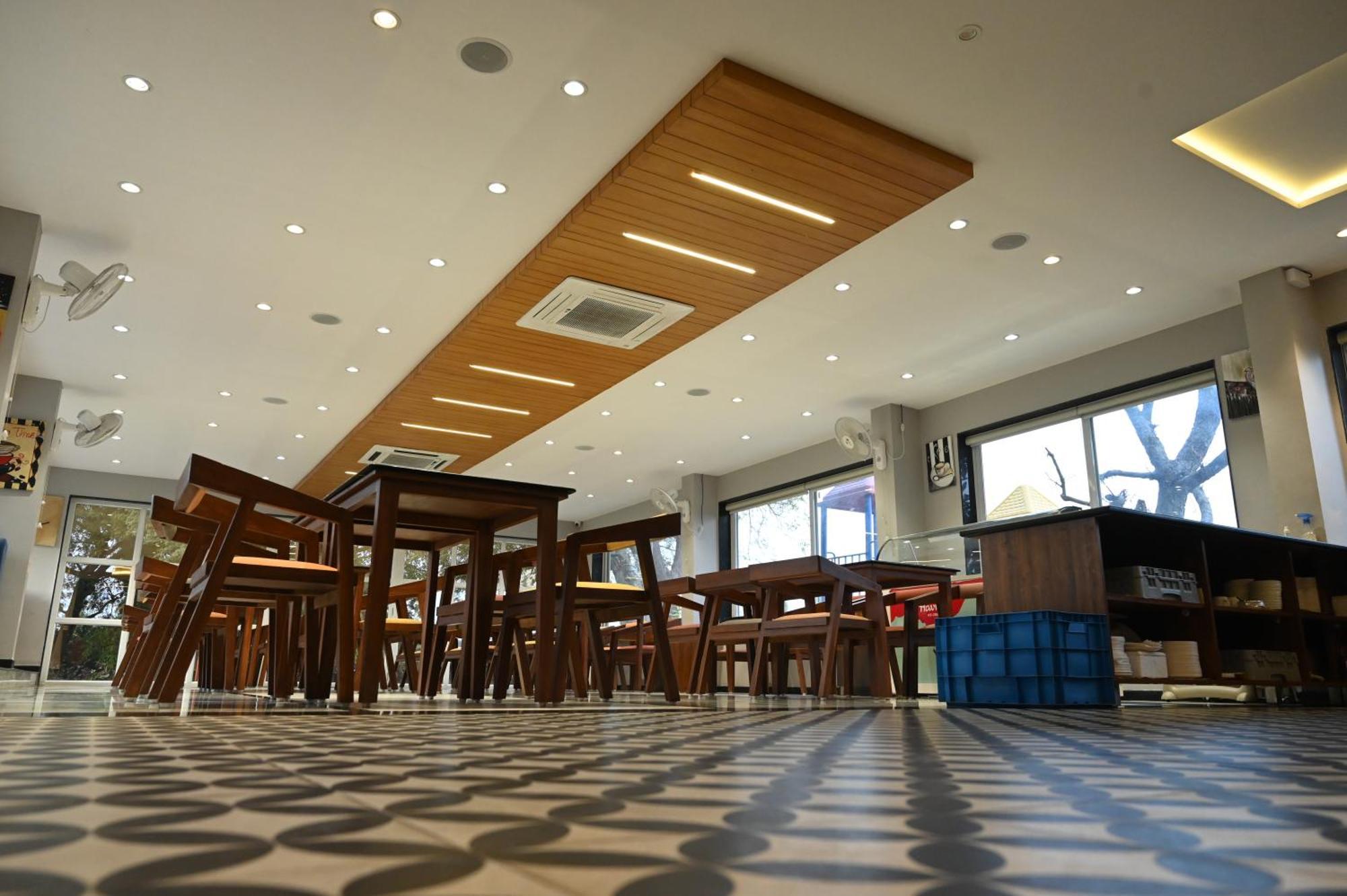Krishna Riverside Resort Vasad Eksteriør billede