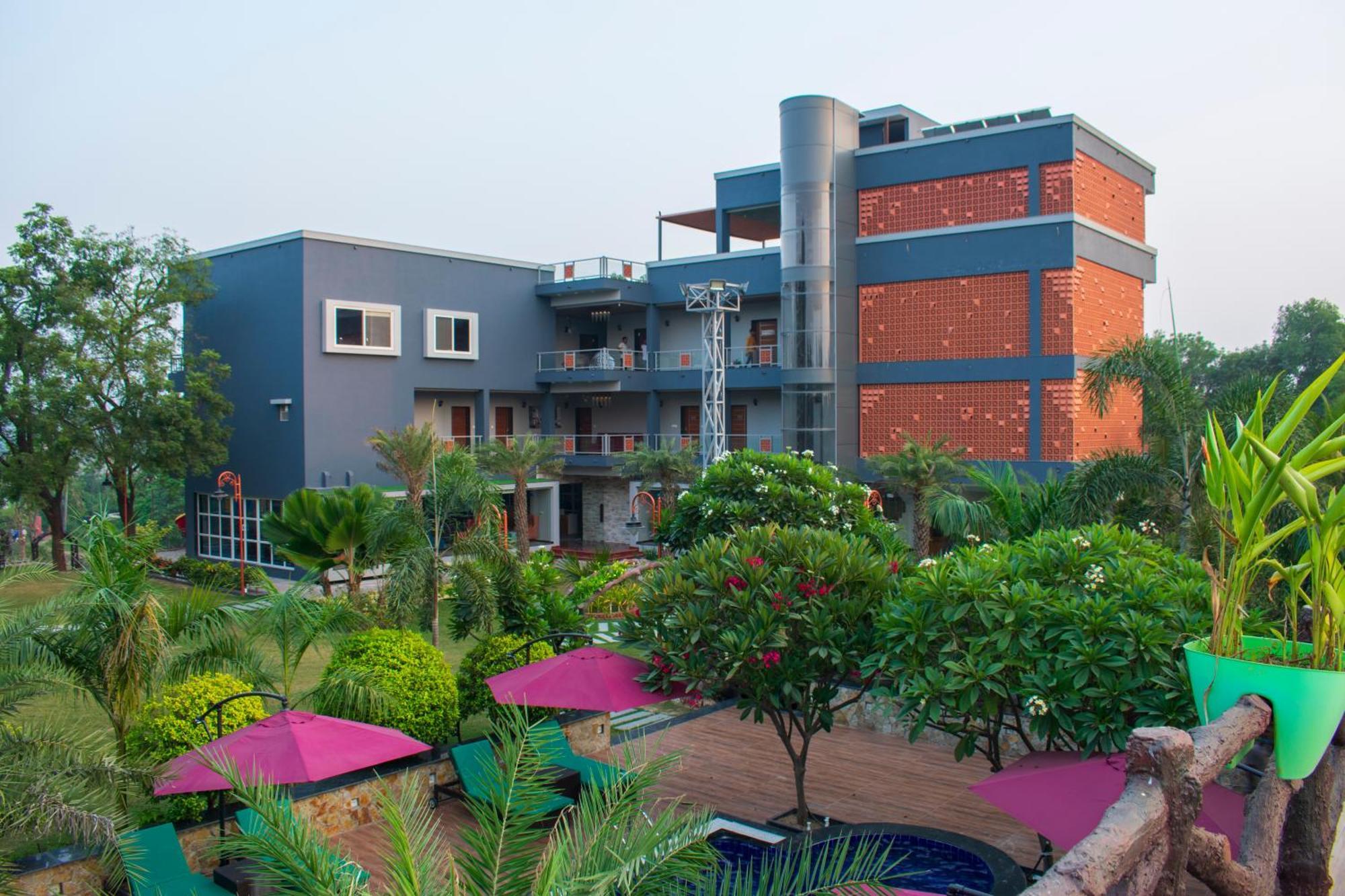 Krishna Riverside Resort Vasad Eksteriør billede