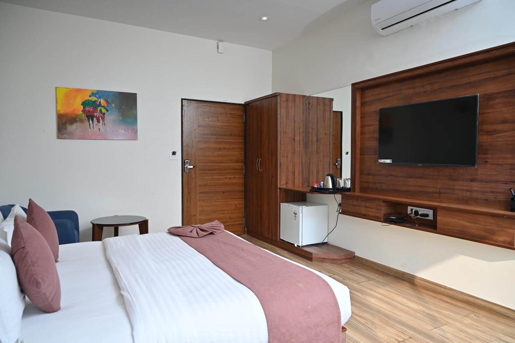 Krishna Riverside Resort Vasad Eksteriør billede
