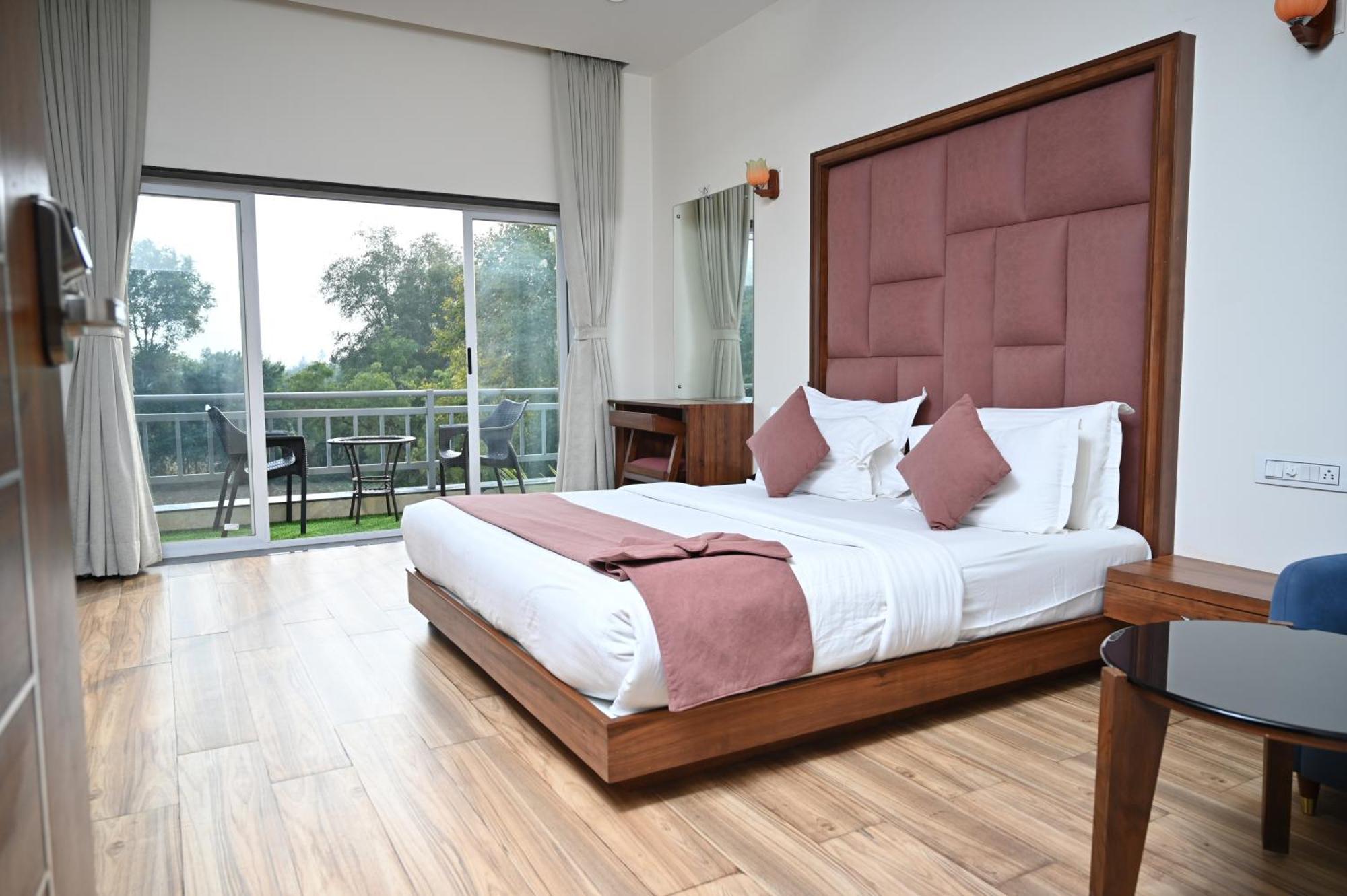 Krishna Riverside Resort Vasad Eksteriør billede