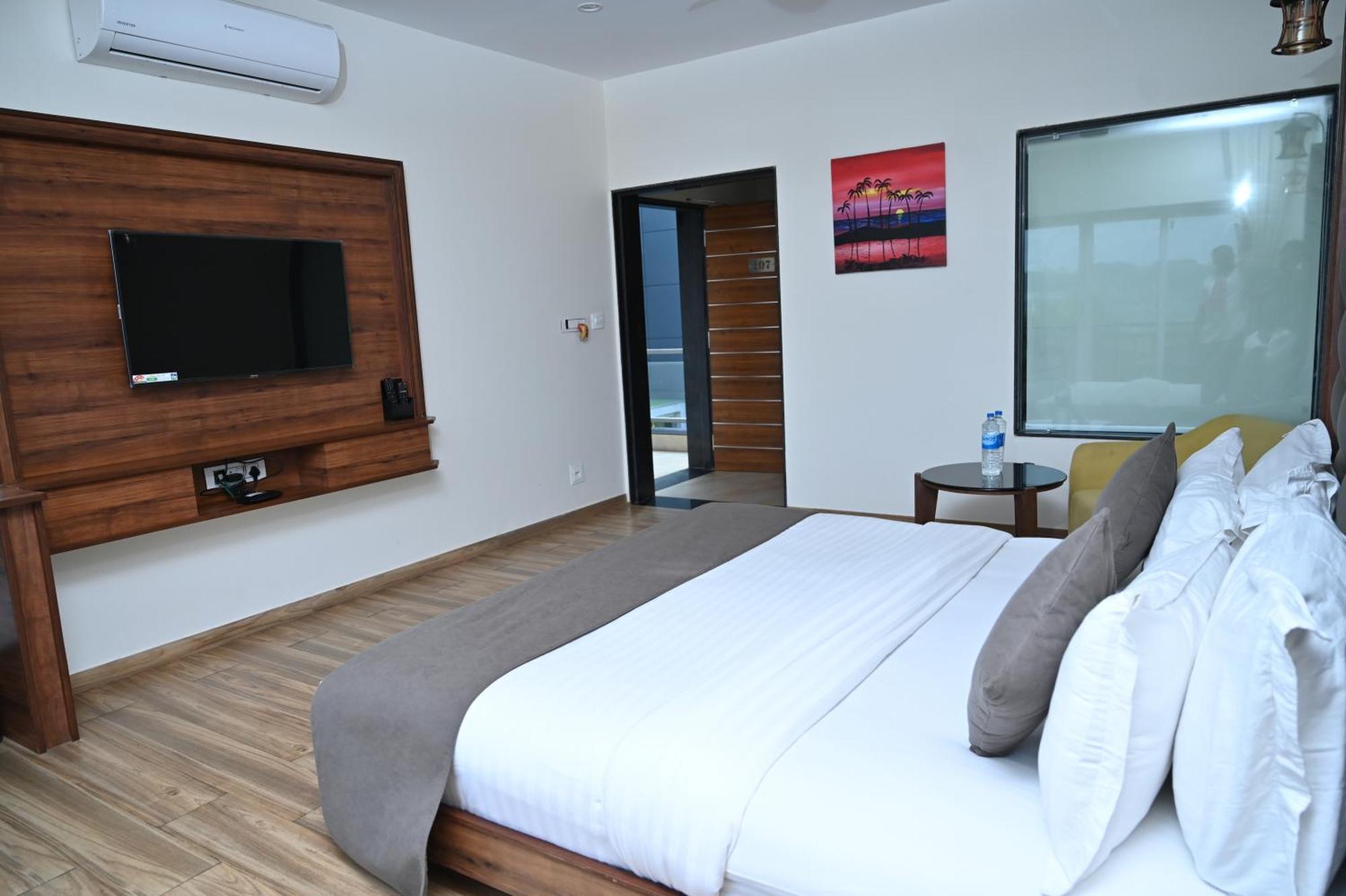 Krishna Riverside Resort Vasad Eksteriør billede