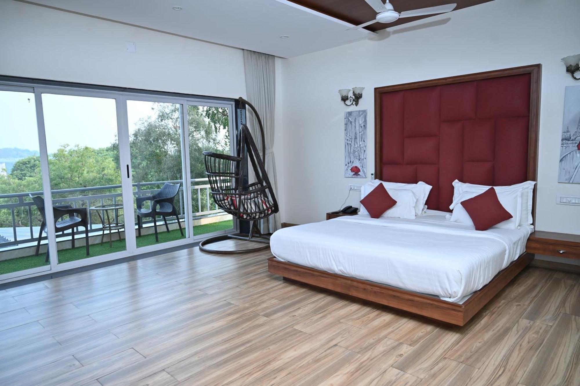 Krishna Riverside Resort Vasad Eksteriør billede
